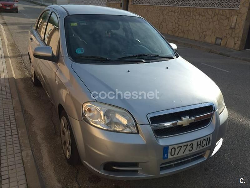 Usado Chevrolet Aveo LS 84 CV (61 kW) 2011 Gris / plata Berlina