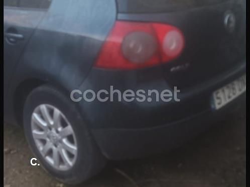 Azul Usado 2005 VW Golf Berlina | 3300 € (Buen precio) - Imagen 1/4