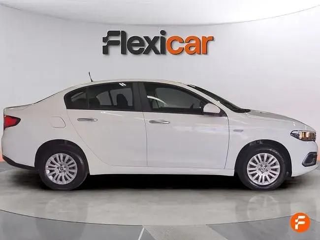 Usado Fiat Tipo 130 HP (95 kW) 2024 Branco Sedan