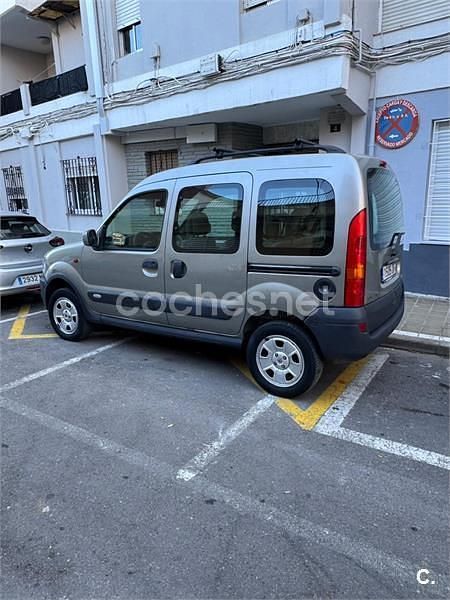 Usado Renault Kangoo 105 CV (77 kW) 2009 Gris / plata Monovolumen