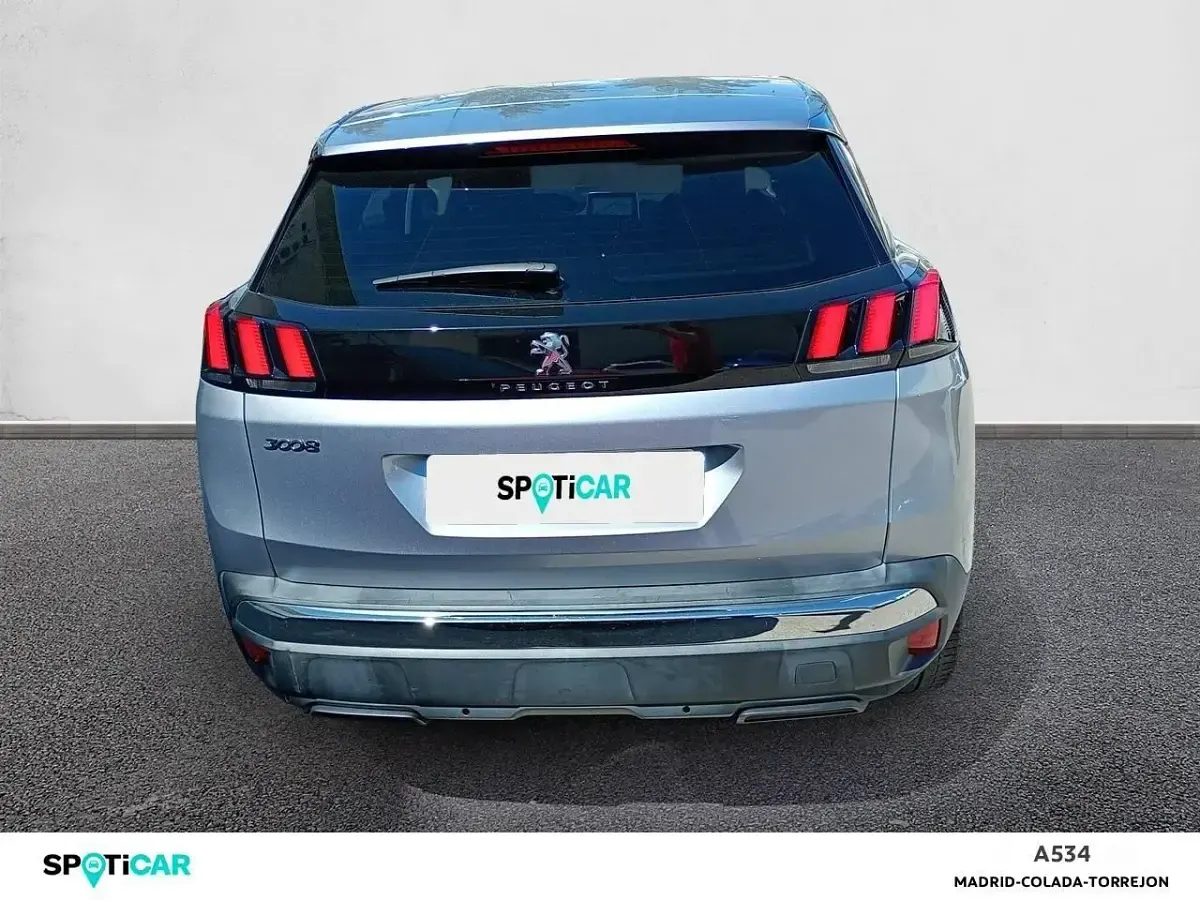 Usado Peugeot 3008 Allure 130 CV (95 kW) 2018 Gris SUV