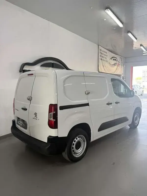 Usado Peugeot Partner S 102 CV (75 kW) 2021 Blanco Monovolumen