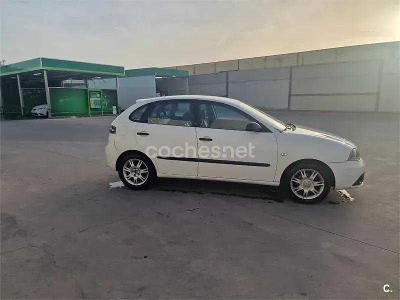 Usado Seat Ibiza Reference 85 CV (62 kW) 2007 Blanco Utilitario
