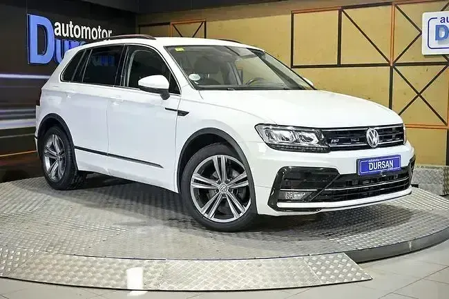 Usado VW Tiguan R-line 150 CV (110 kW) 2020 Gris / plata SUV