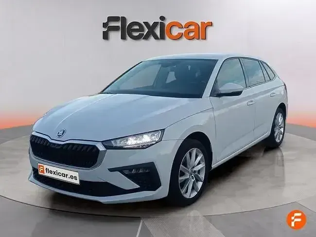 Usado Skoda Scala Selection 115 CV (84 kW) 2024 Blanco Utilitario