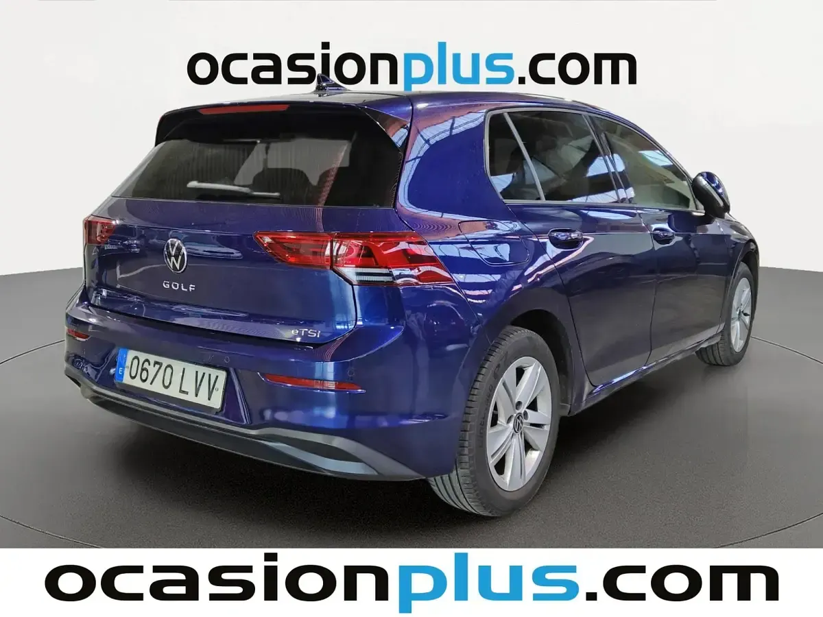 Usado VW Golf VIII Life 110 CV (80 kW) 2021 Azul Utilitario