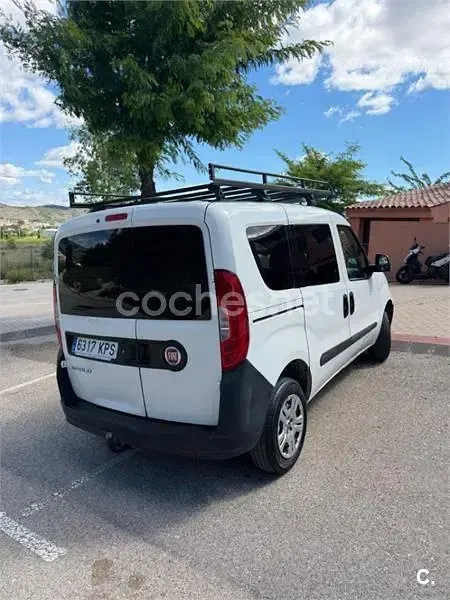 Usado Fiat Doblò Emotion 90 CV (66 kW) 2016 Blanco Monovolumen