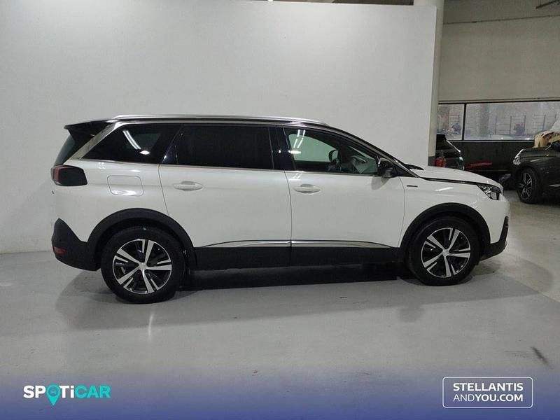 Usado Peugeot 5008 GT-line 130 CV (95 kW) 2020 Blanco SUV