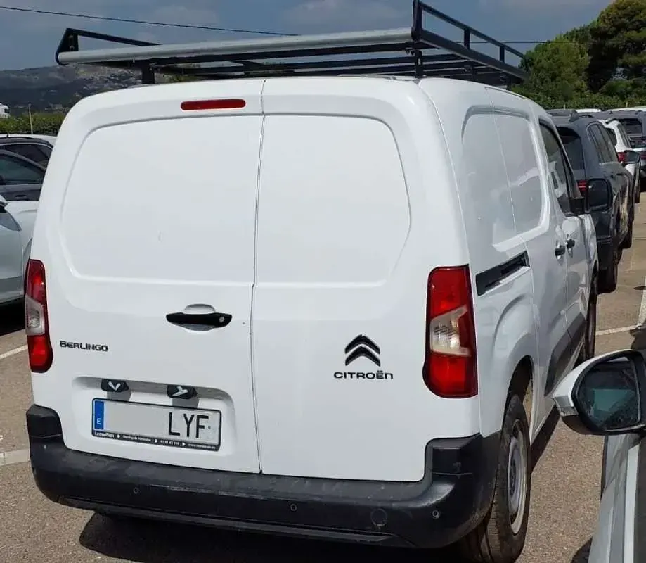 Usado Citroën Berlingo 102 CV (75 kW) 2022 Blanco Monovolumen