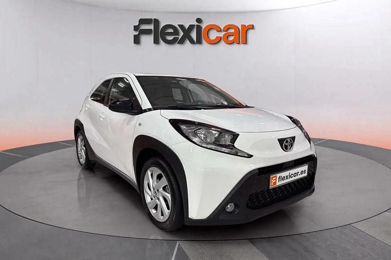 Blanco Usado 2024 Toyota Aygo X SUV | 12.890 € (Precio justo) - Imagen 1/4
