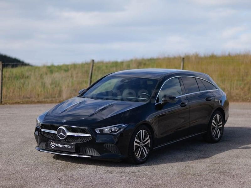 Usado Mercedes CLA200 Shooting Brake 150 CV (110 kW) 2022 Negro Familiar