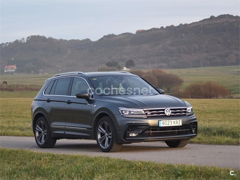 Usado VW Tiguan Sportline 150 CV (110 kW) 2018 Gris / plata SUV