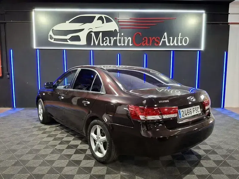 Usado Hyundai Sonata Comfort 140 CV (102 kW) 2007 Marrón Berlina