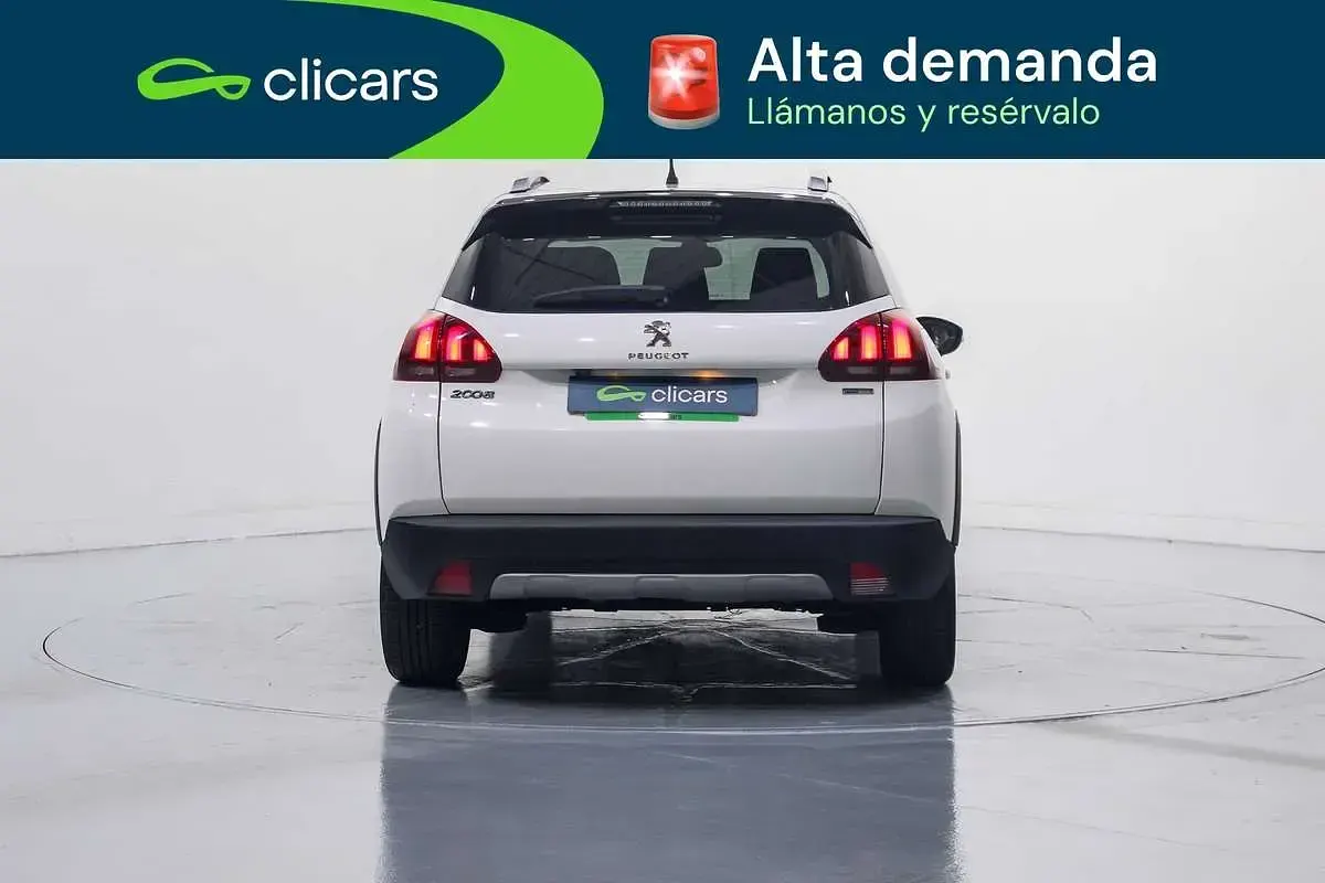 Usado Peugeot 2008 Allure 110 CV (80 kW) 2017 Blanco SUV