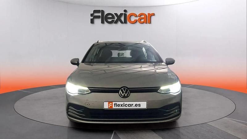 Usado VW Golf VIII 116 CV (85 kW) 2021 Gris Familiar