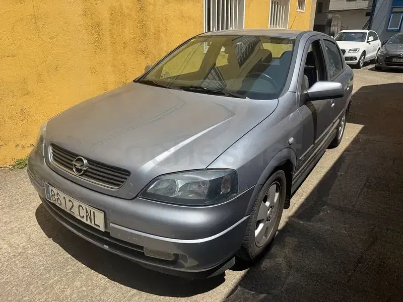 Usado Opel Astra Edition 103 CV (75 kW) 2004 Gris / plata Berlina