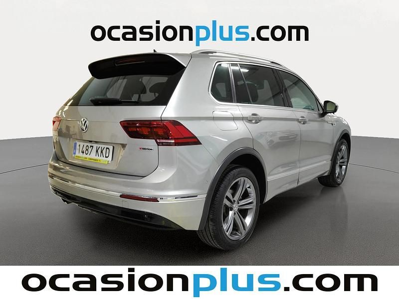 Usado VW Tiguan Sportline 150 CV (110 kW) 2018 Gris SUV
