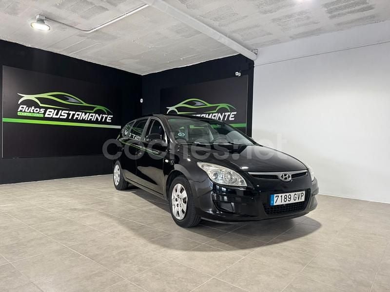 Negro Usado 2010 Hyundai i30 Comfort Familiar | 7400 € (Un poco caro) - Imagen 1/4