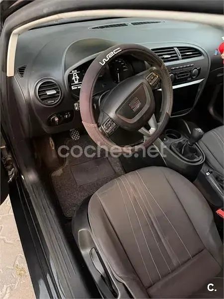 Usado Seat Leon Copa 90 CV (66 kW) 2011 Negro Utilitario
