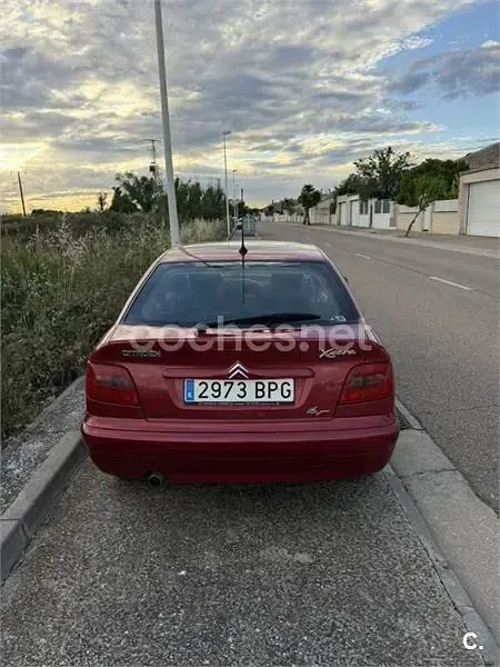 Usado Citroën Xsara Exclusive 110 CV (80 kW) 2001 Rojo Berlina