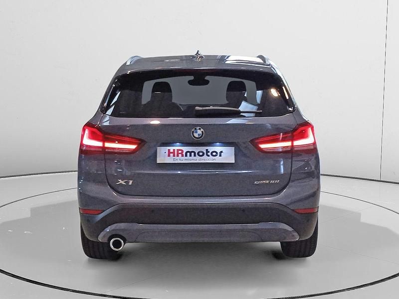 Usado BMW X1 Advantage 136 CV (100 kW) 2022 Gris SUV