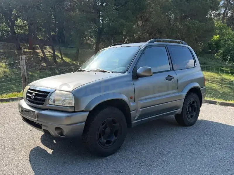 Usado Suzuki Grand Vitara 106 CV (77 kW) 2005 Gris / plata SUV