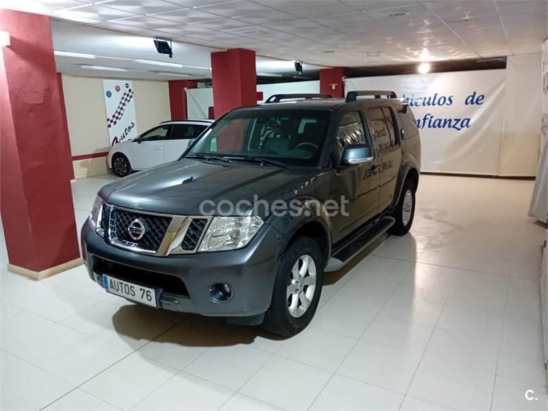 Gris / plata Usado 2011 Nissan Pathfinder XE SUV | 14.900 € (Caro) - Imagen 1/4
