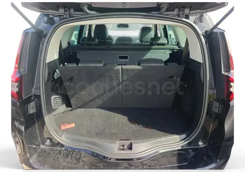 Usado Renault Grand Scénic IV Zen 140 CV (102 kW) 2022 Negro Monovolumen