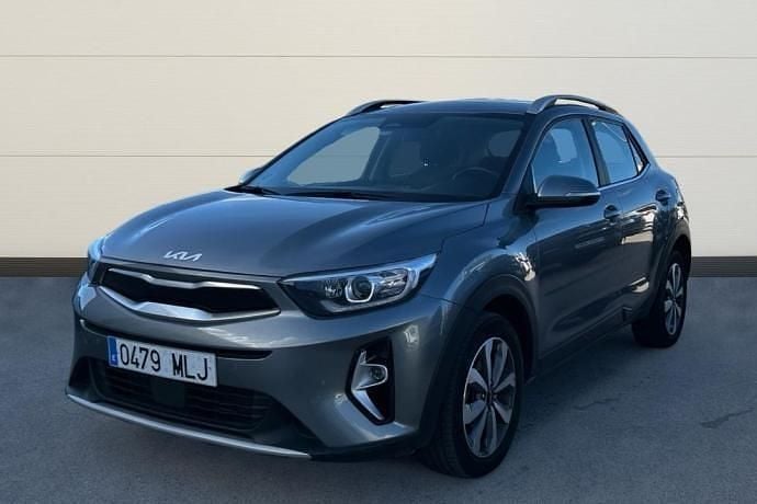 Usado Kia Stonic 84 CV (61 kW) 2023 Gris SUV