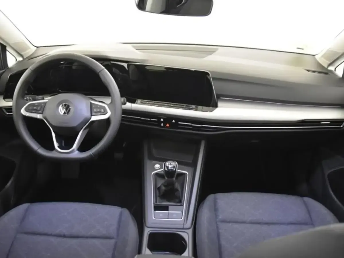 Usado VW Golf VIII Life 115 CV (84 kW) 2023 Negro