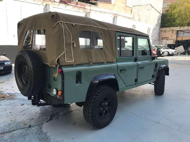 Usado Land Rover Defender 122 CV (89 kW) 2005 Blanco Familiar