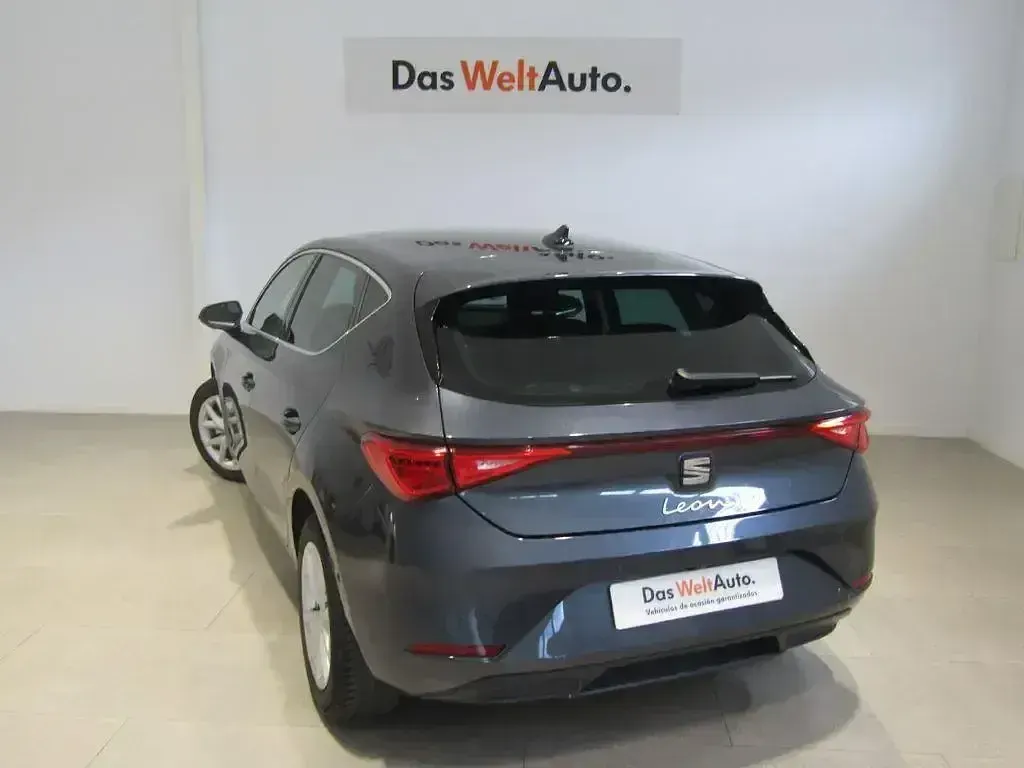 Occasion Seat Leon Style 116 PK (85 kW) 2025 Grijs Sedan