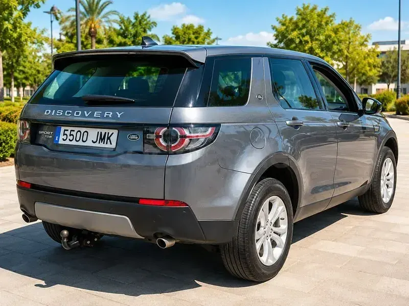 Usado Land Rover Discovery Sport SE 150 CV (110 kW) 2016 Gris / plata SUV