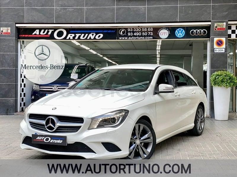 Usado Mercedes CLA200 Shooting Brake Urban 136 CV (100 kW) 2015 Blanco Familiar