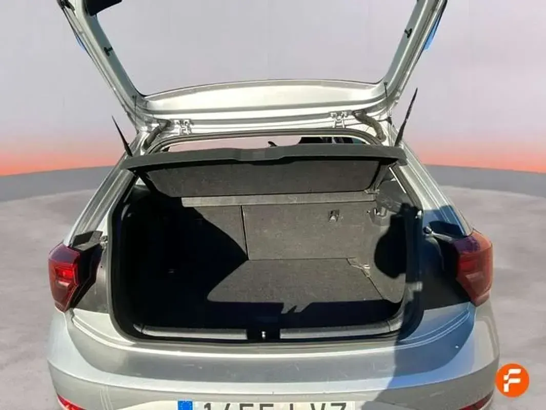 Usado VW Polo Life 95 CV (69 kW) 2022 Gris Utilitario