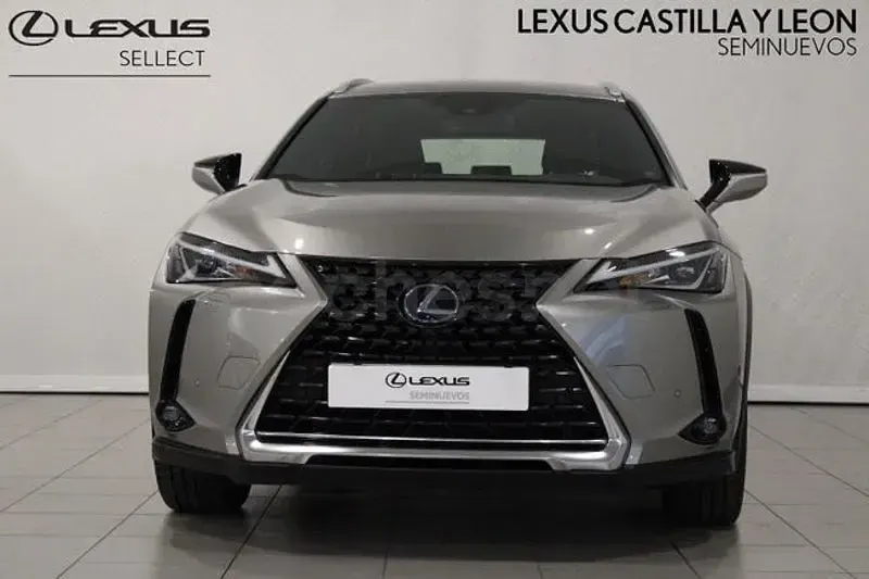 Usado Lexus UX 184 CV (135 kW) 2021 Gris / plata SUV