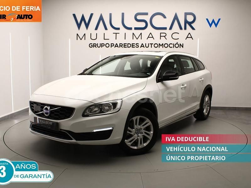 Blanco Usado 2016 Volvo V60 CC Momentum Familiar | 17.950 € (Precio justo) - Imagen 1/4