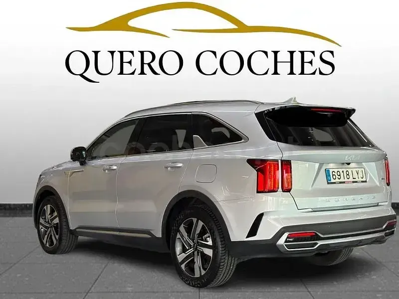 Usado Kia Sorento 230 CV (169 kW) 2022 Gris / plata SUV