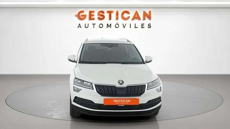 Usado Skoda Karoq Ambition 110 CV (80 kW) 2022 Blanco SUV