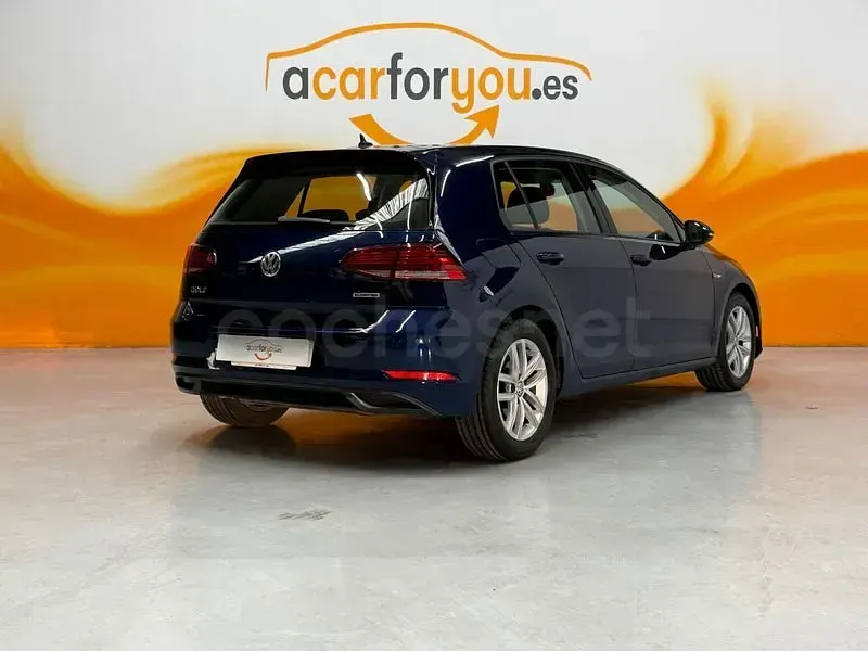 Usado VW Golf VIII Edition 131 CV (96 kW) 2020 Azul Berlina