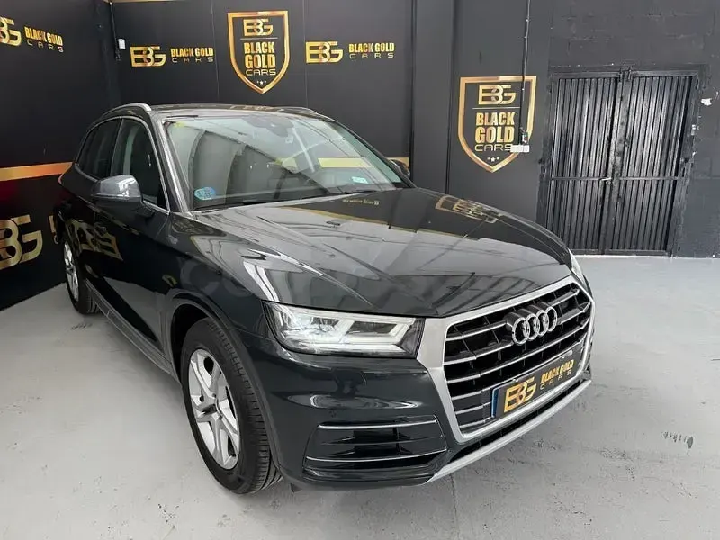 Usado Audi Q5 Design 163 CV (119 kW) 2020 Gris / plata SUV