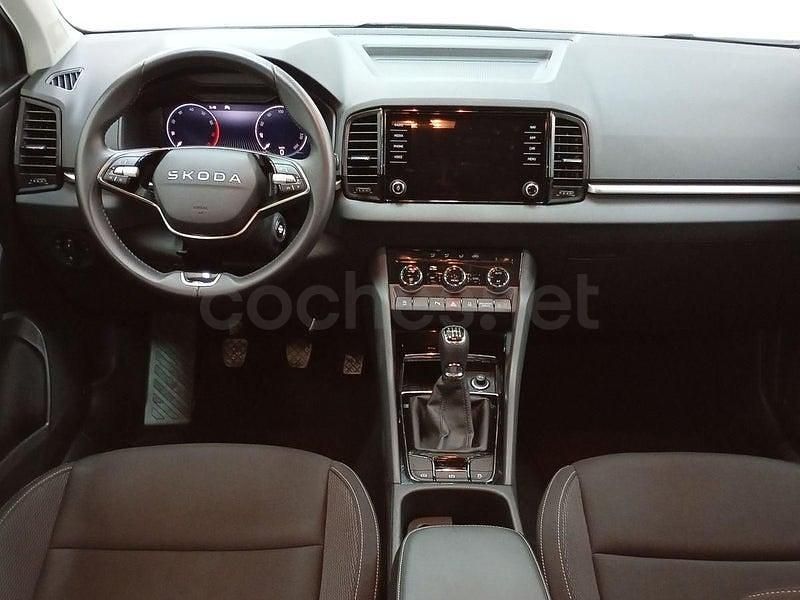 Usado Skoda Karoq Selection 150 CV (110 kW) 2025 Blanco SUV