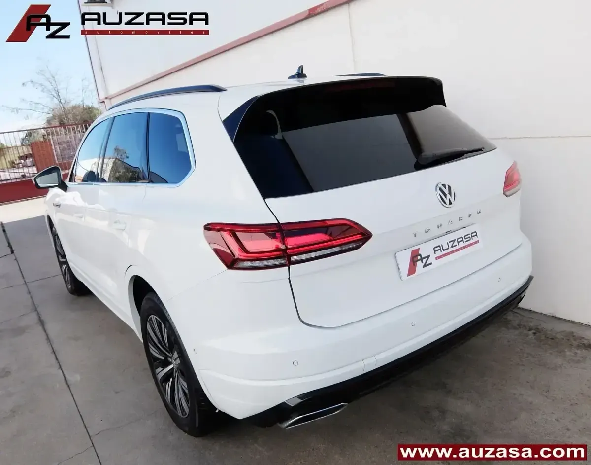Second-hand VW Touareg R-line 231 CP (169 kW) 2021 Alb SUV