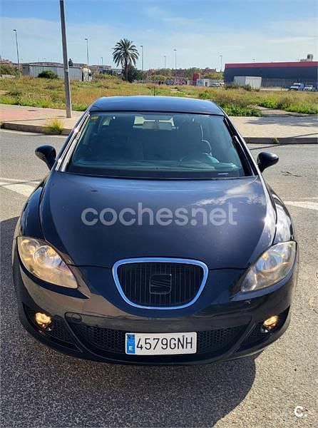 Usado Seat Leon Sport 105 CV (77 kW) 2009 Negro Utilitario