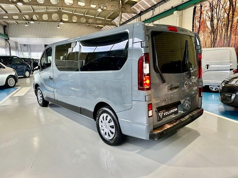 Usado Nissan Primastar N-Connecta 110 CV (80 kW) 2024 Gris / plata Monovolumen