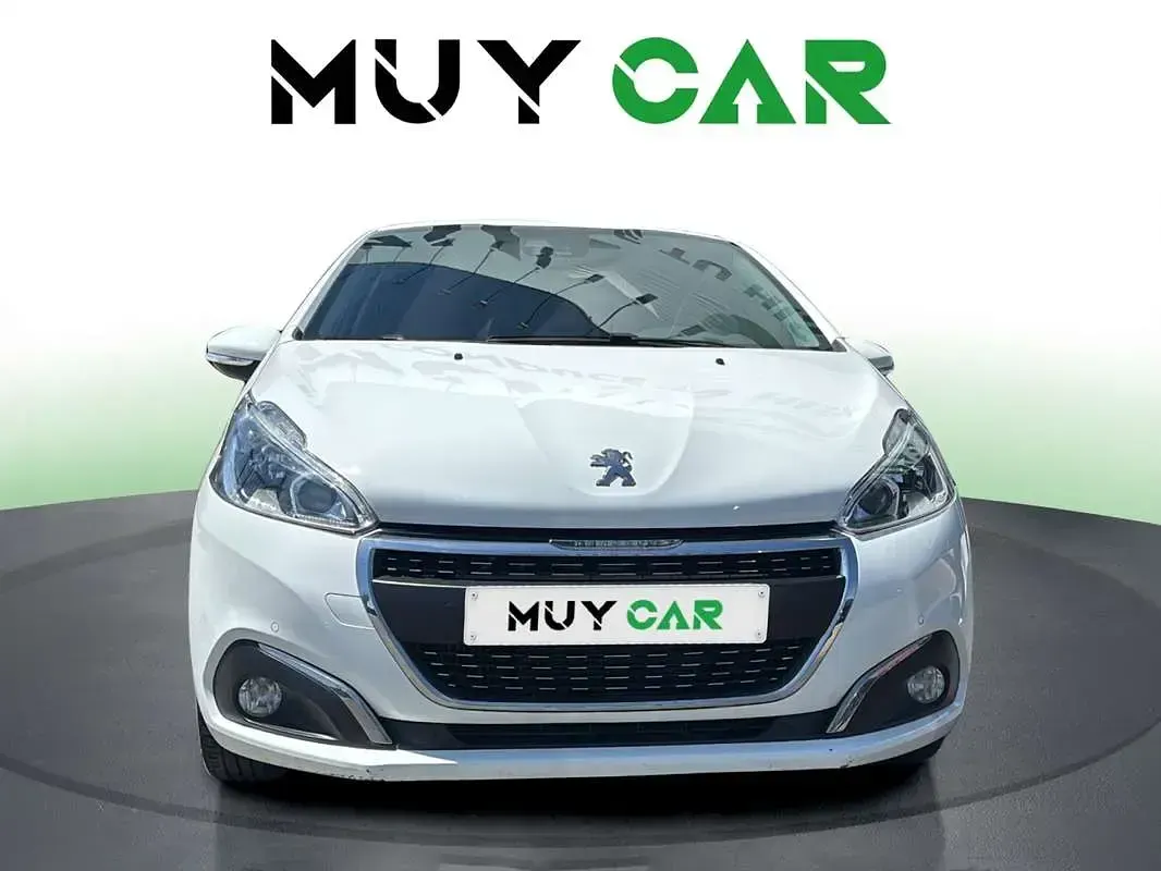 Usado Peugeot 208 Allure 102 CV (75 kW) 2019 Blanco Utilitario