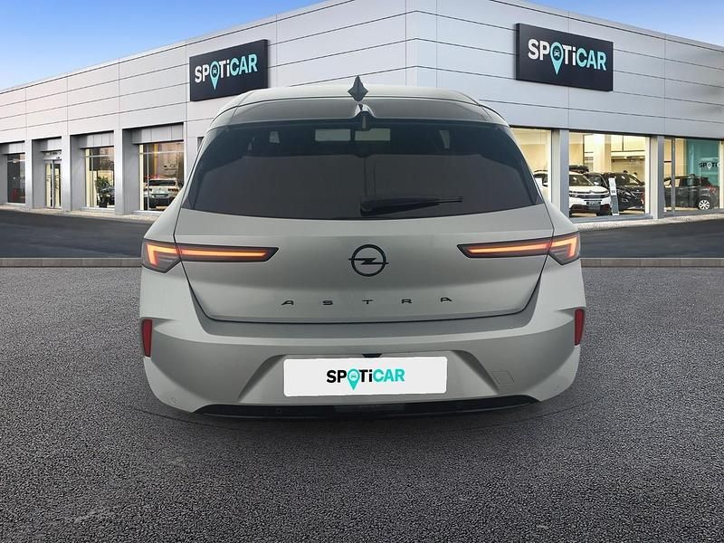 Usado Opel Astra 130 CV (95 kW) 2024 Gris Familiar