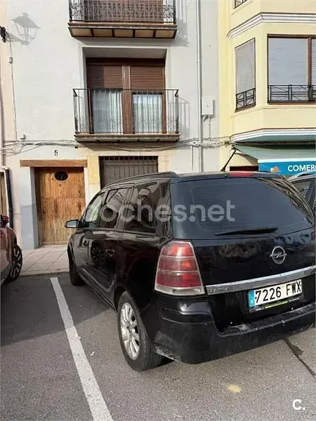 Usado Opel Zafira Cosmo 120 CV (88 kW) 2007 Negro Monovolumen
