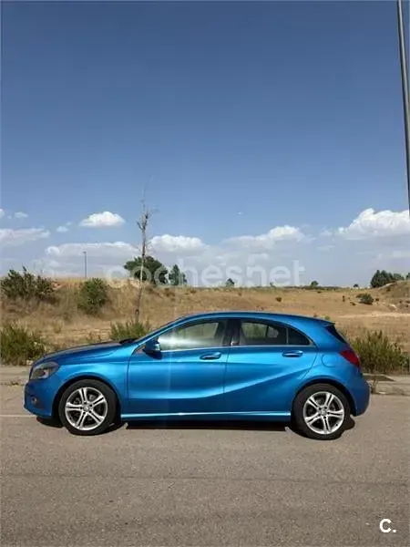Usado Mercedes A180 Urban 122 CV (89 kW) 2013 Azul Utilitario