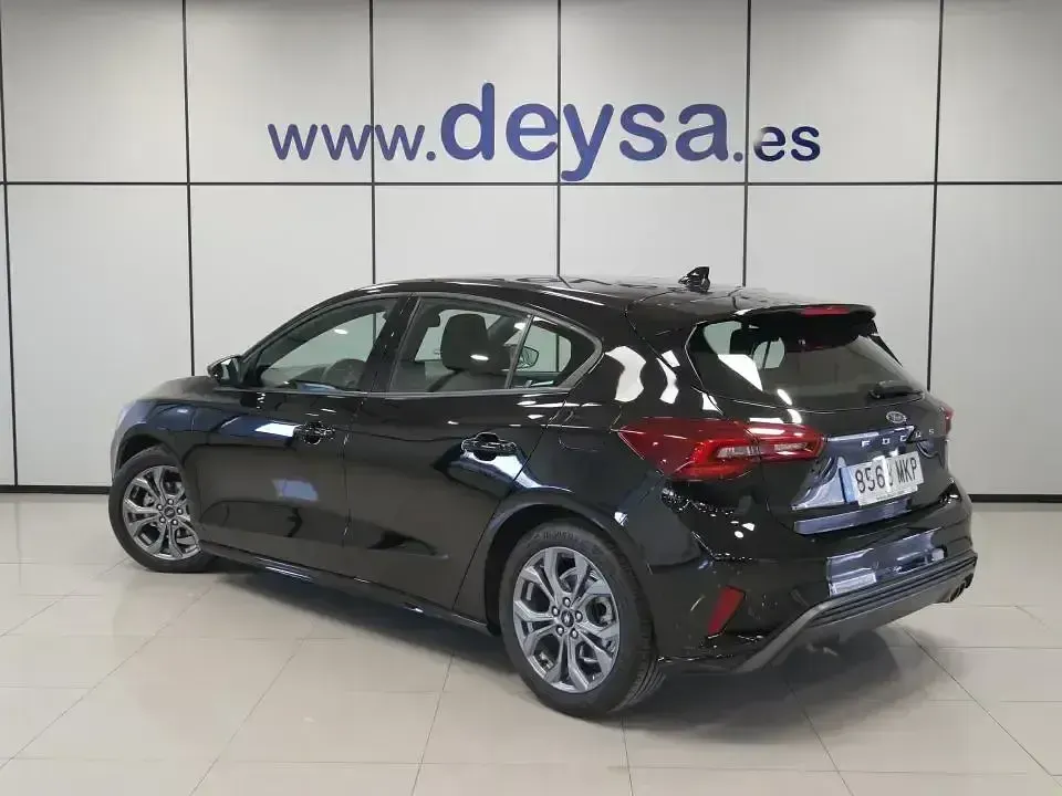 Usado Ford Focus ST-Line 125 CV (91 kW) 2023 Negro Berlina